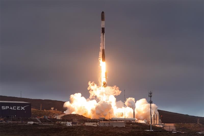 Falcon 9 Block 5 on the pad