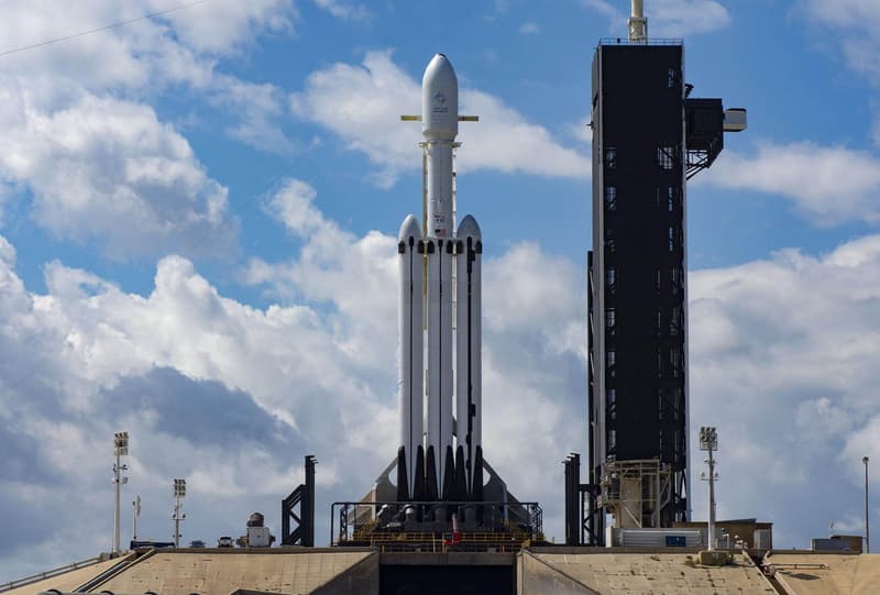 Falcon Heavy on the pad